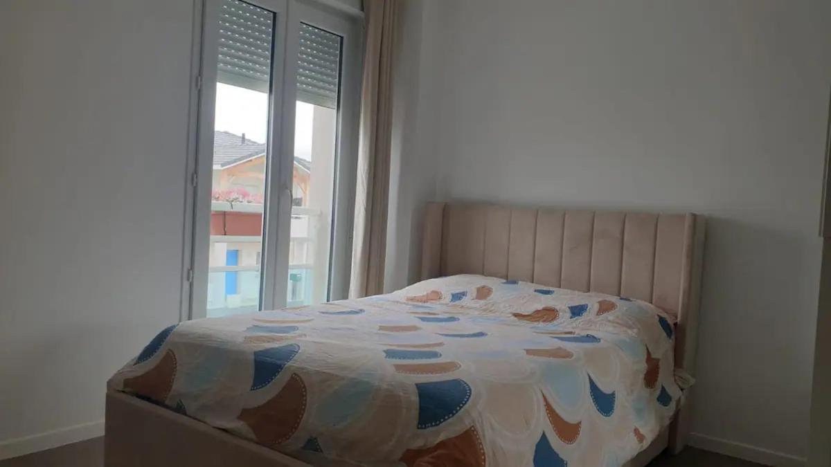 Chambre Calme Dans Une Maison Neuve Avec Jardin Billere Buitenkant foto